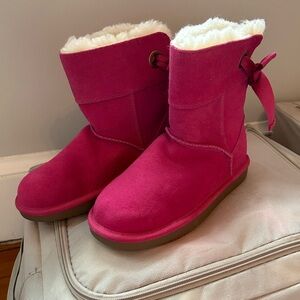 Girls Koolaburra by Ugg boots size 13 in new condition